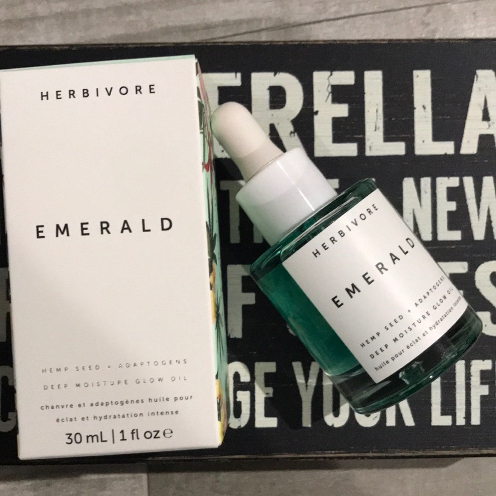 Emerald deep moisture glow oil